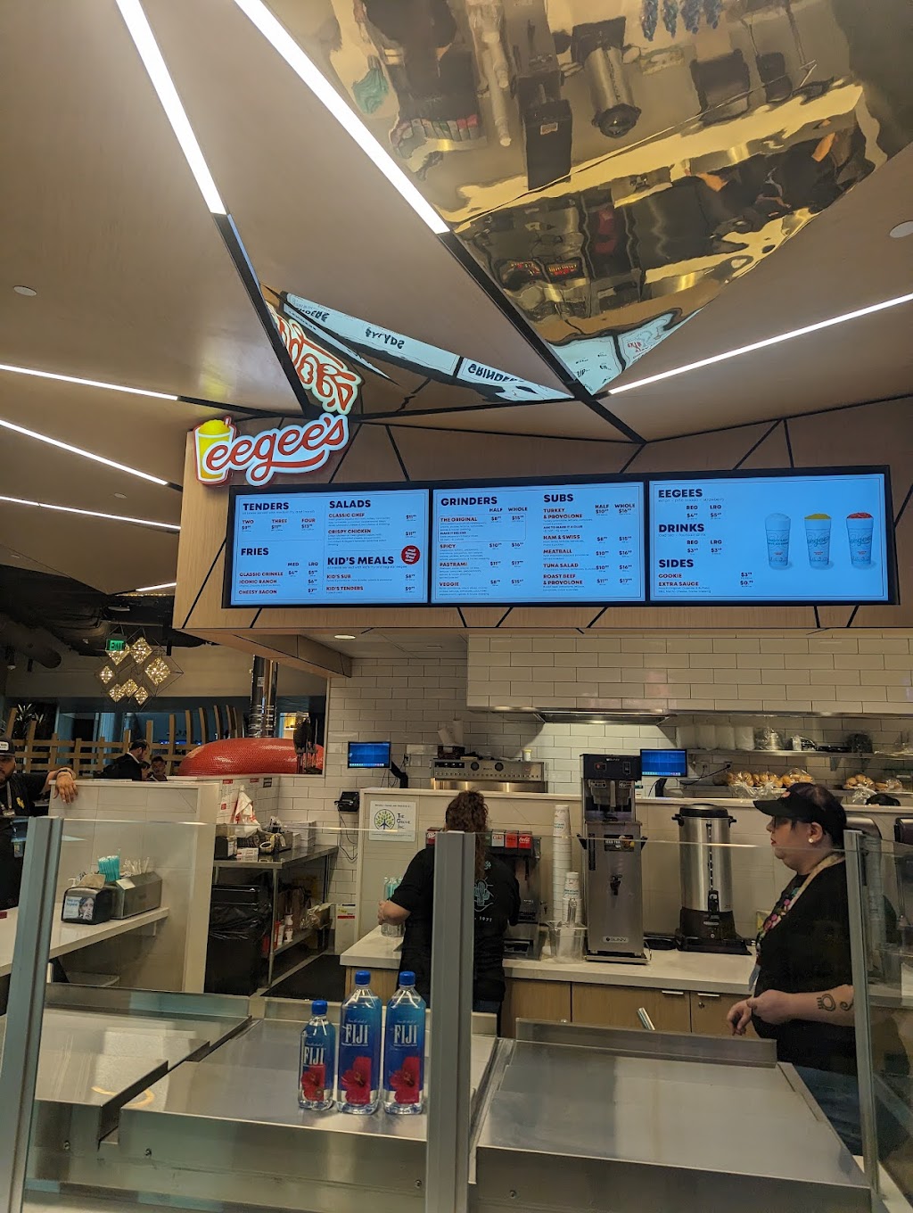 eegees | restaurant | 3300 Sky Hbr Blvd Terminal 4, Phoenix, AZ 85034, USA | 7085311694 OR +1 708-531-1694