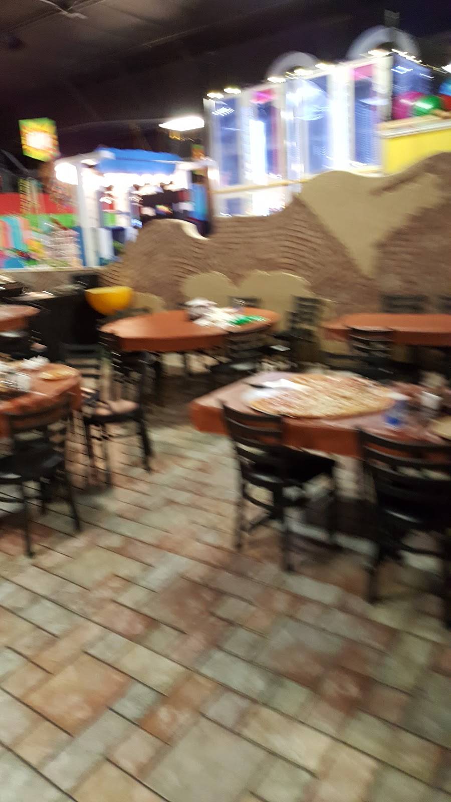 Monkey In the Middle Pizza @ Action City | restaurant | 2402 Lorch Ave, Eau Claire, WI 54701, USA | 8006849978 OR +1 800-684-9978