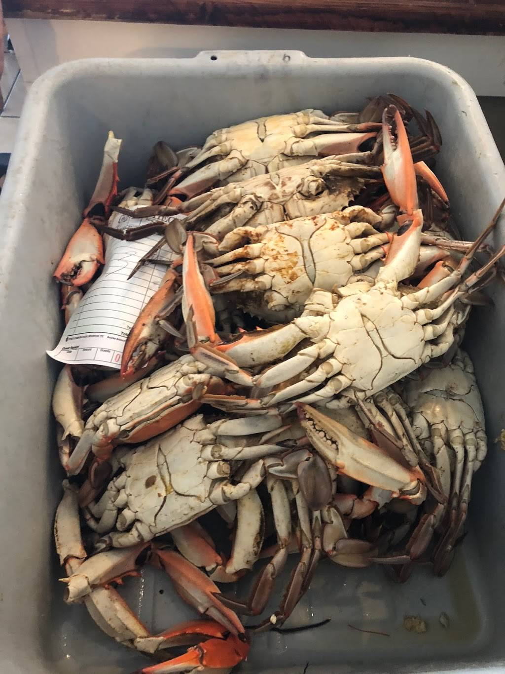 Charles Seafood | restaurant | 8311 Jefferson Hwy, Harahan, LA 70123, USA | 5044055263 OR +1 504-405-5263