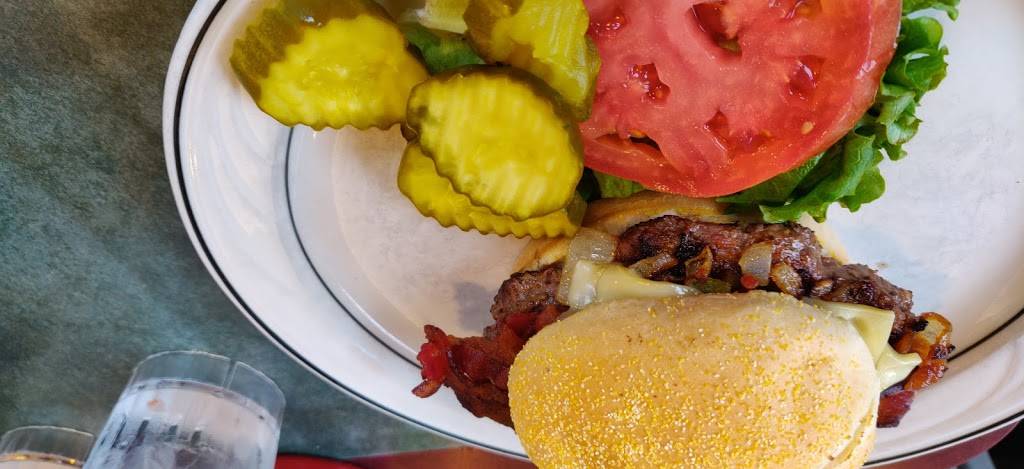 Parkway | Family Restaurant | restaurant | 1221 Ann St, Madison, WI 53713, USA | 6082552355 OR +1 608-255-2355