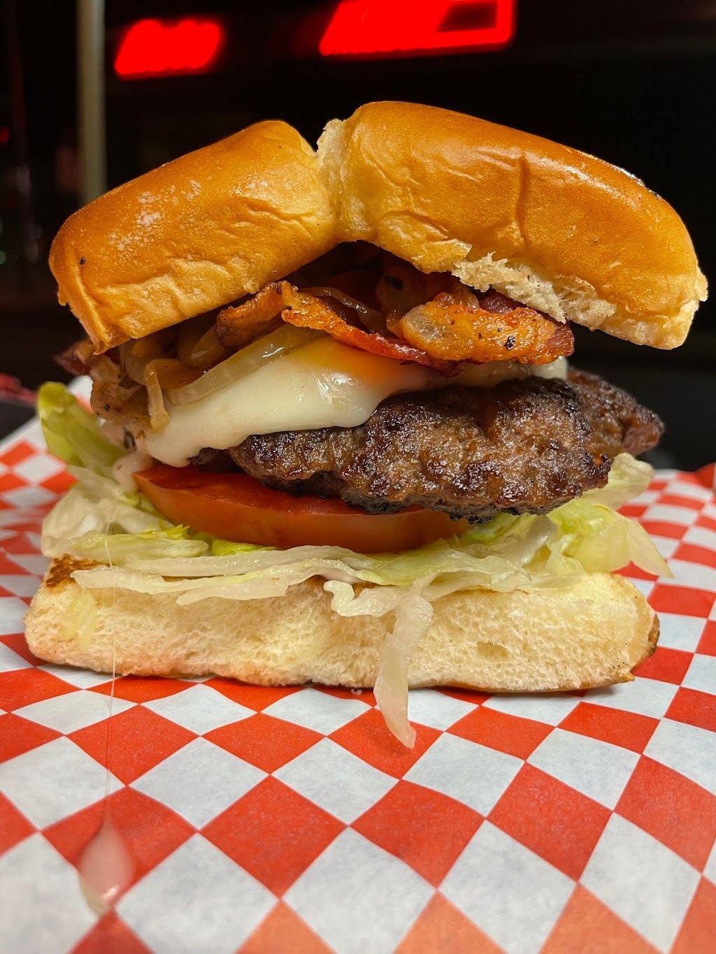 Lugo’s burgers | restaurant | 4892 Huntington Dr N, Los Angeles, CA 90032, USA | 6267805949 OR +1 626-780-5949