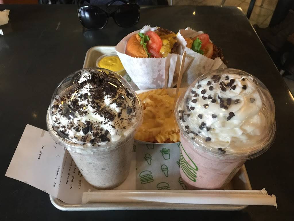 Shake Shack | restaurant | 12 S Michigan Ave, Chicago, IL 60603, USA | 3126466005 OR +1 312-646-6005