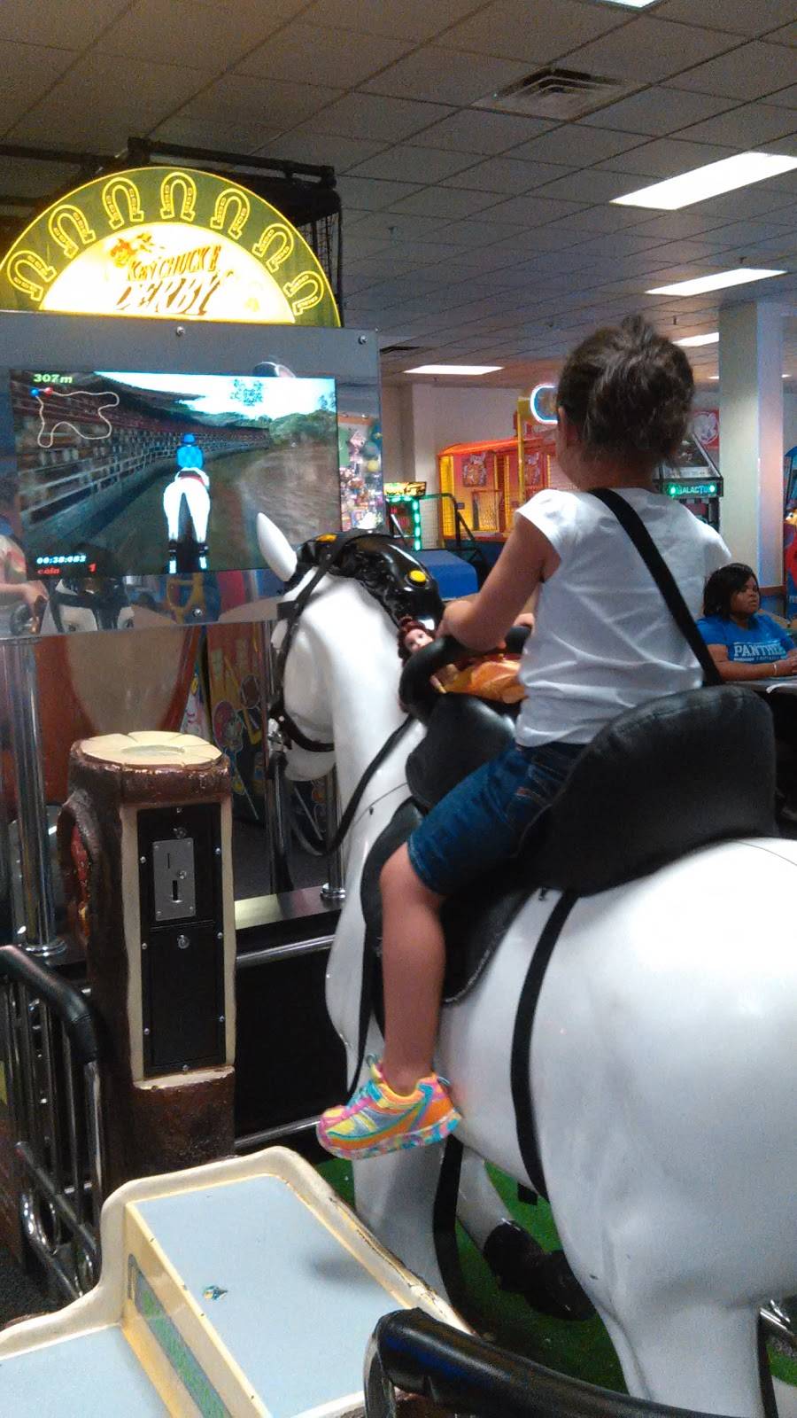 Chuck E. Cheese | restaurant | 6700 Abercorn St, Savannah, GA 31405, USA | 9123550410 OR +1 912-355-0410