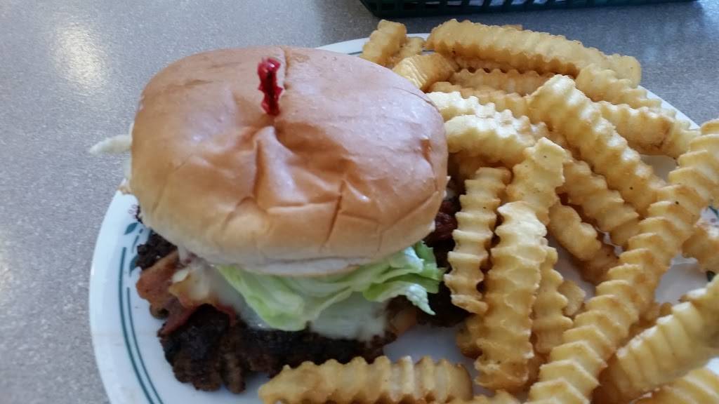 Janets Diner | restaurant | 12805 North St, Dillsboro, IN 47018, USA | 8124325410 OR +1 812-432-5410