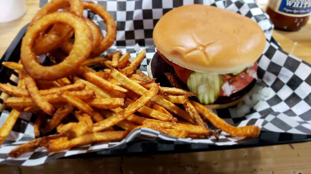 Slims Bar & Grill | restaurant | 114 N Powell St, Forest City, NC 28043, USA | 8283820283 OR +1 828-382-0283