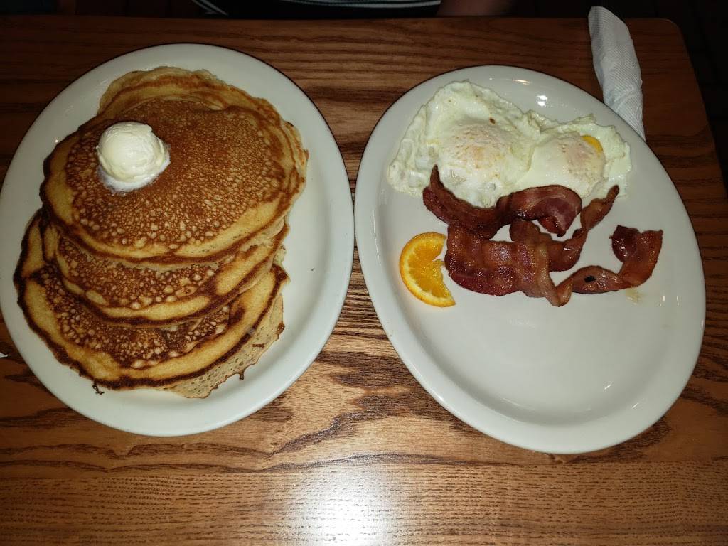 Cracker Barrel Old Country Store | restaurant | 1795 Andover St, Tewksbury, MA 01876, USA | 9788583717 OR +1 978-858-3717