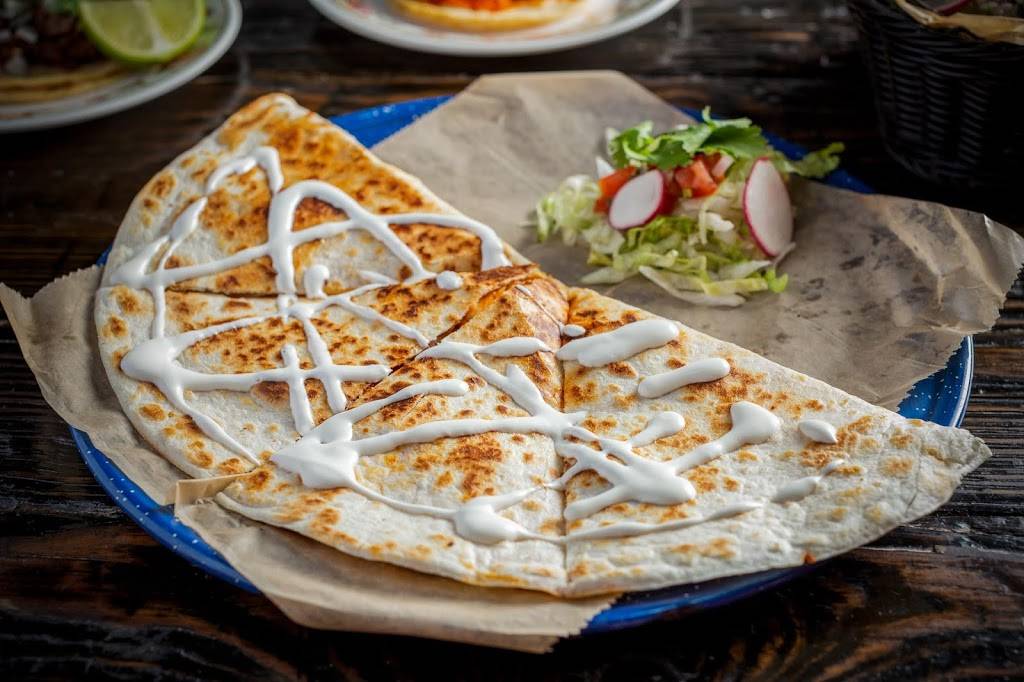 Broken English Taco Pub | restaurant | 2576 N Lincoln Ave, Chicago, IL 60614, USA | 3129290045 OR +1 312-929-0045