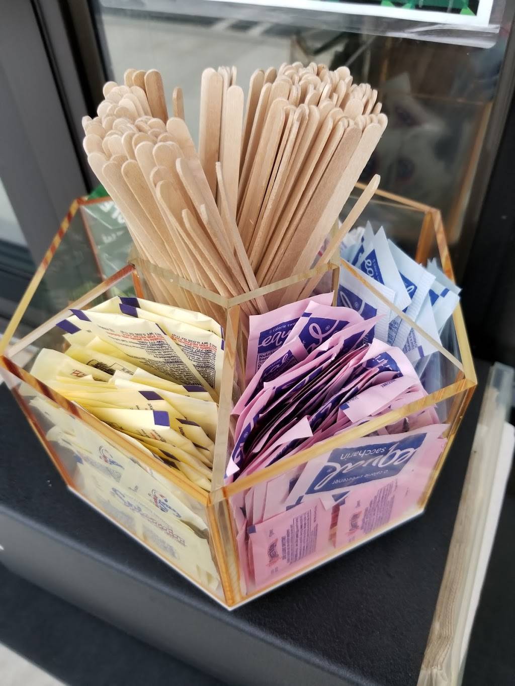 Starbucks | cafe | 16404 Crenshaw Blvd, Torrance, CA 90504, USA | 4243604228 OR +1 424-360-4228