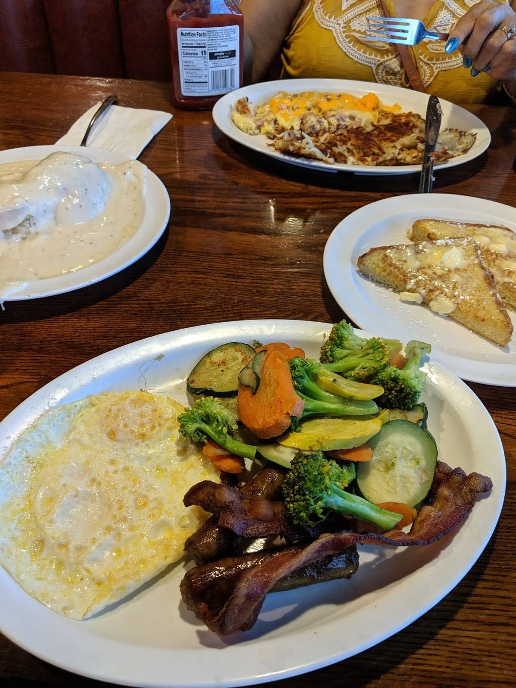 Country Kitchen | restaurant | 4020 El Potrero Ln, Bakersfield, CA 93304, USA | 6618348183 OR +1 661-834-8183