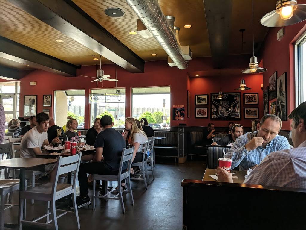 Raising Canes Chicken Fingers | meal takeaway | 2820 Cornhusker Hwy, Lincoln, NE 68504, USA | 4024135100 OR +1 402-413-5100