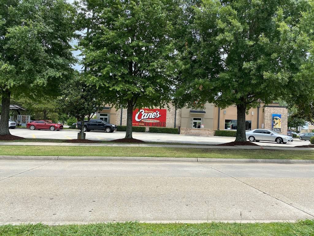 Raising Canes Chicken Fingers | meal takeaway | 6588 Siegen Ln, Baton Rouge, LA 70809, USA | 2252914857 OR +1 225-291-4857