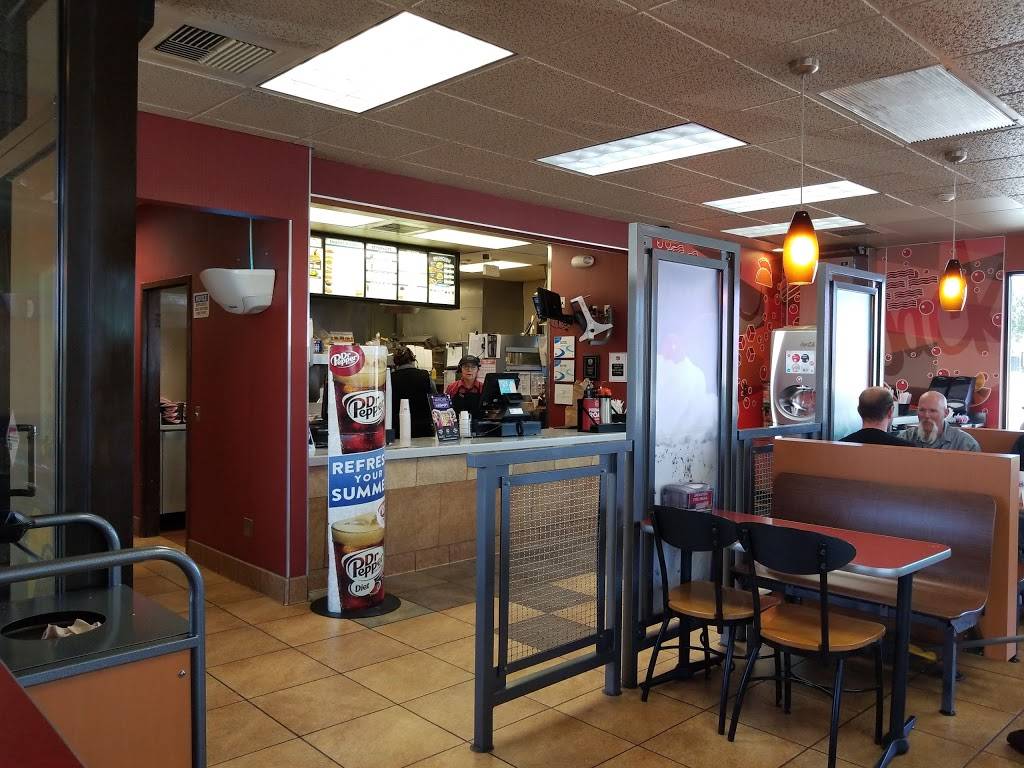 Jack in the Box | restaurant | 13137 Main St, Hesperia, CA 92345, USA | 7602446704 OR +1 760-244-6704