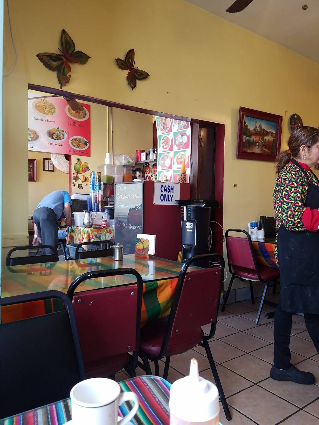 El Huarachito | restaurant | 3010 N Broadway, Los Angeles, CA 90031, USA | 3232230476 OR +1 323-223-0476