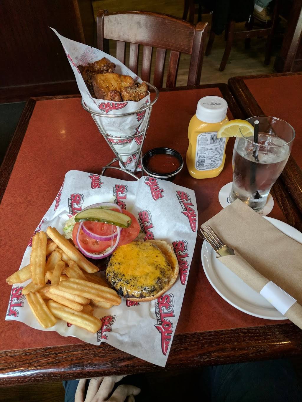 St. Louis Bar & Grill | restaurant | 625 Fortune Crest unit 9-10, Kingston, ON K7P 0L5, Canada | 6133891110 OR +1 613-389-1110