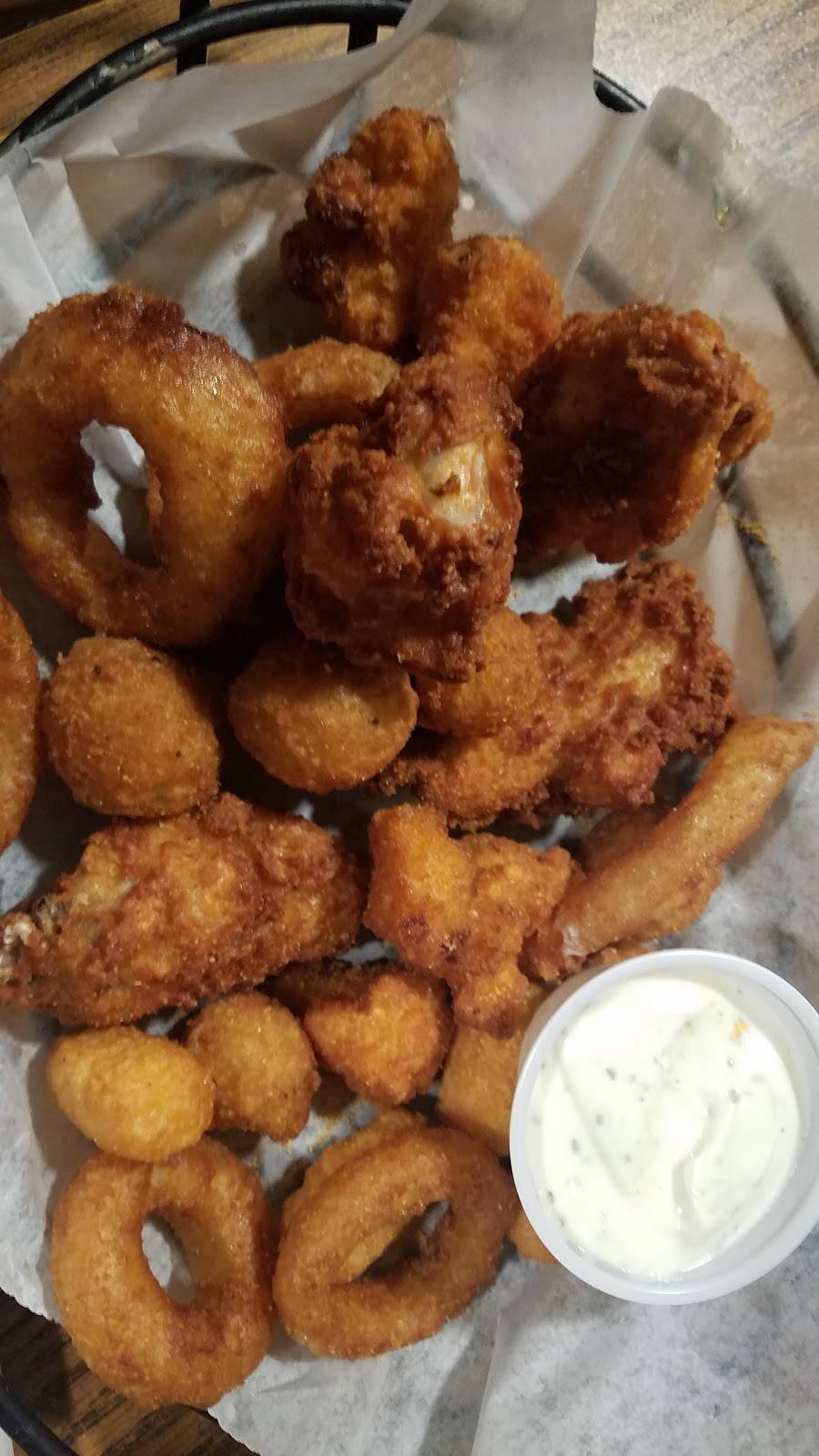 Heart Breakers | restaurant | 950 Forrest Ave, Antigo, WI 54409, USA | 7156272211 OR +1 715-627-2211