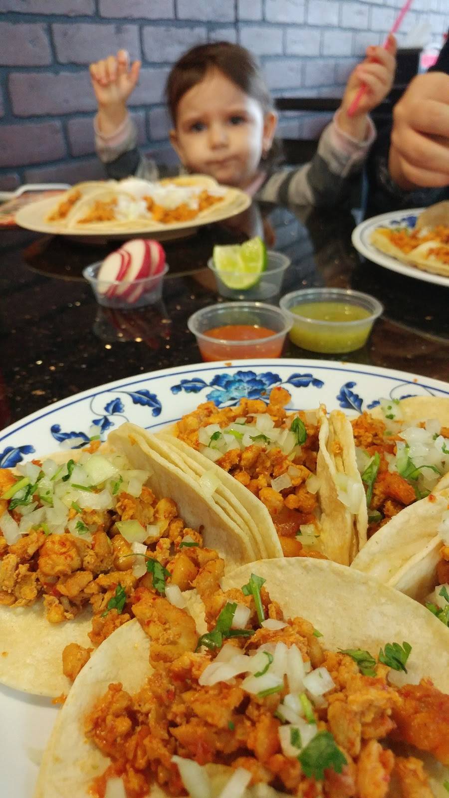 Taqueria Tres Hermanos | restaurant | e, 4420 Pacific Hwy E, Fife, WA 98424, USA | 2532355716 OR +1 253-235-5716