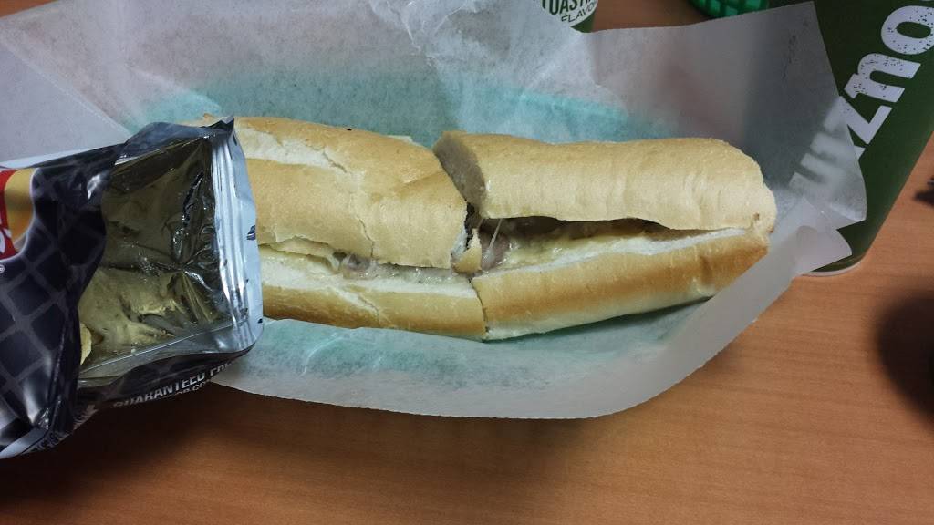 Quiznos | restaurant | 1131 Jefferson Davis Hwy, Fredericksburg, VA 22401, USA | 5408999550 OR +1 540-899-9550