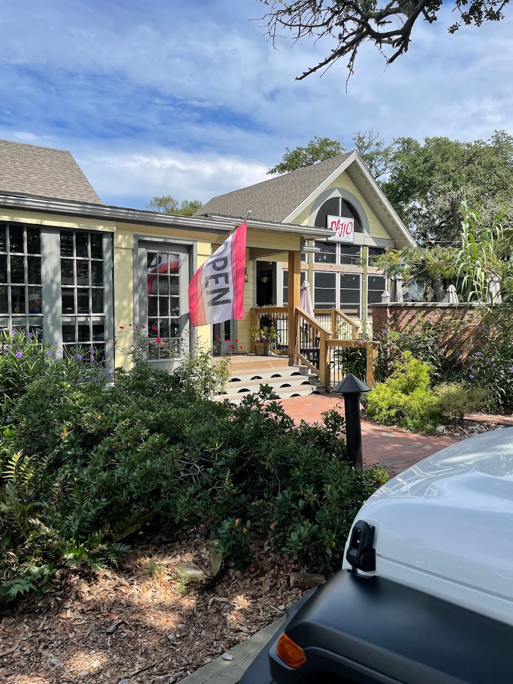 Dajio | restaurant | 305 Irvin Garrish Hwy, Ocracoke, NC 27960, USA | 2529287119 OR +1 252-928-7119