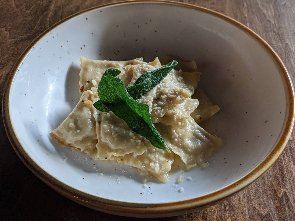 Ellas | restaurant | 364 New York Ave, Huntington, NY 11743, USA | 6313501804 OR +1 631-350-1804