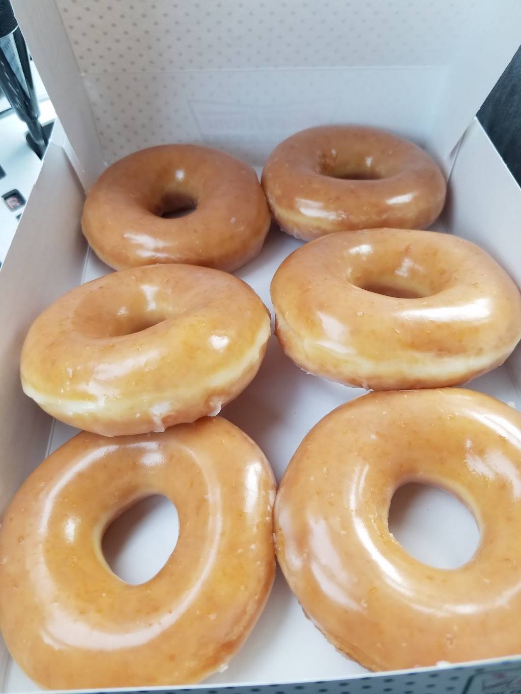 Krispy Kreme | bakery | 9150 S Western Ave, Evergreen Park, IL 60805, USA | 7089077979 OR +1 708-907-7979