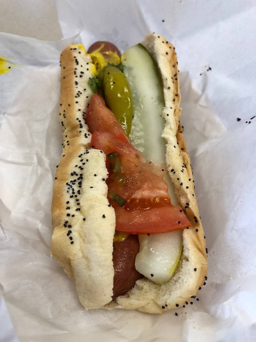 Wrigleyville Dogs | restaurant | 3809, 3737 N Clark St, Chicago, IL 60613, USA | 7732961500 OR +1 773-296-1500