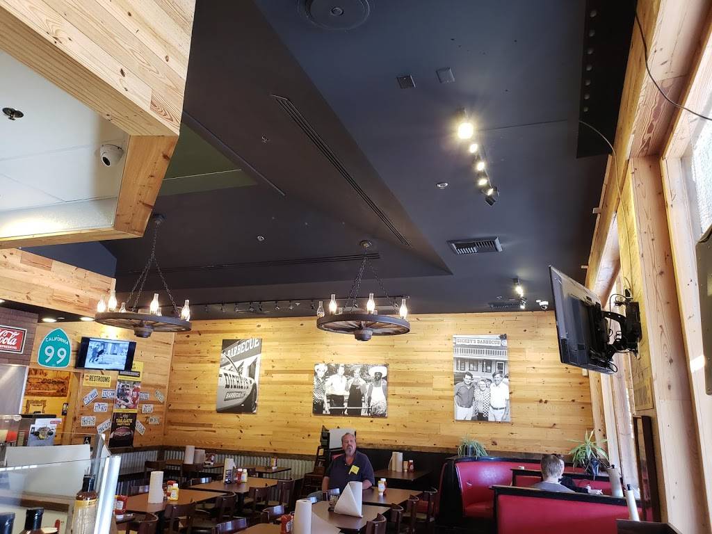 Dickeys Barbecue Pit | restaurant | 21853 Ventura Blvd, Woodland Hills, CA 91364, USA | 8183139700 OR +1 818-313-9700