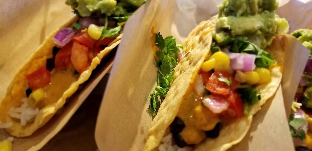 QDOBA Mexican Eats | restaurant | 4000 Chapel View Blvd Suite 100, Cranston, RI 02920, USA | 4019465200 OR +1 401-946-5200