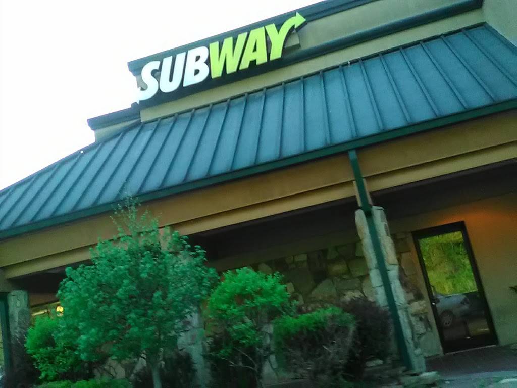 Subway | restaurant | 1359 East Pkwy, Gatlinburg, TN 37738, USA | 8654368726 OR +1 865-436-8726