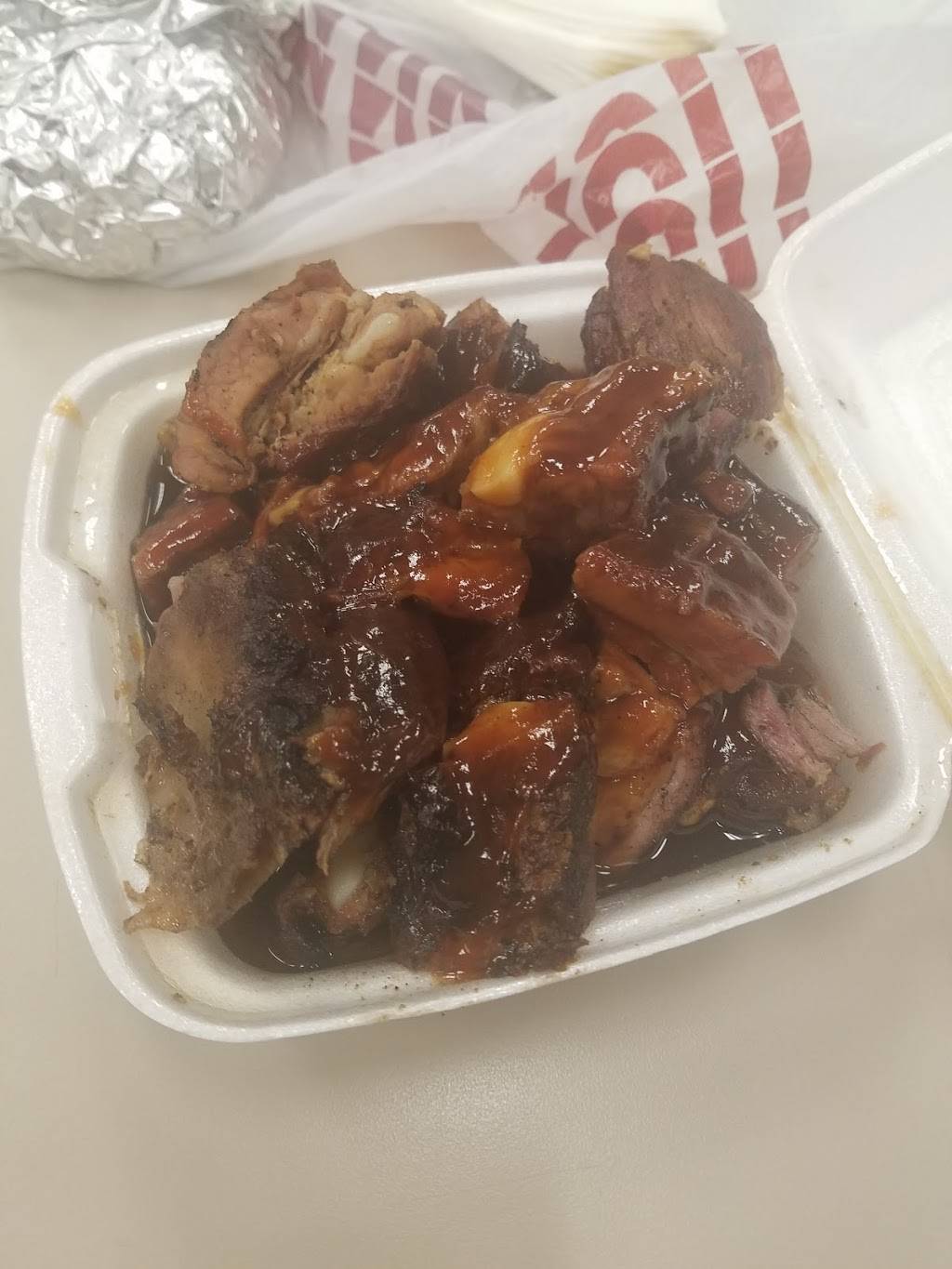 Pops BBQ Memphis Style | restaurant | 7605 Good Hope Rd, Milwaukee, WI 53223, USA | 4142438559 OR +1 414-243-8559