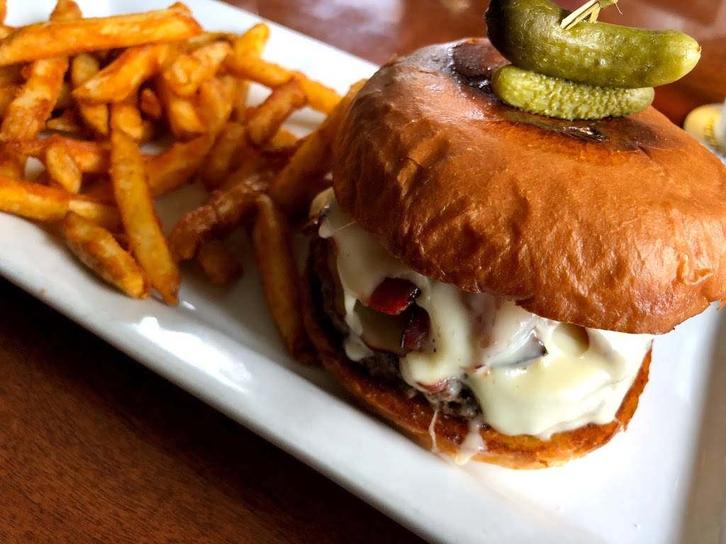 Brophys Tavern | restaurant | San Carlos St &, 4th Ave, Carmel-By-The-Sea, CA 93921, USA | 8315865566 OR +1 831-586-5566