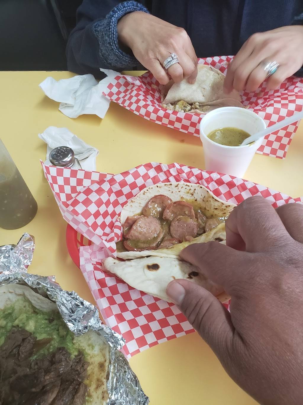 Las Delicias Tacos #1 | restaurant | 1603 W Commerce St #100, San Antonio, TX 78207, USA | 2102264111 OR +1 210-226-4111