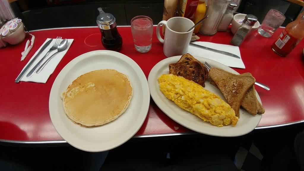 Cindys Diner | restaurant | 230 W Berry St, Fort Wayne, IN 46802, USA | 2604221957 OR +1 260-422-1957