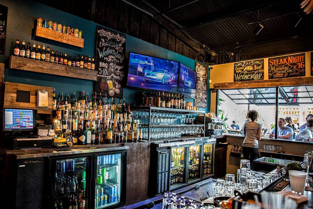 Down the Street | restaurant | 5746 Larkin St, Houston, TX 77007, USA | 7138803508 OR +1 713-880-3508