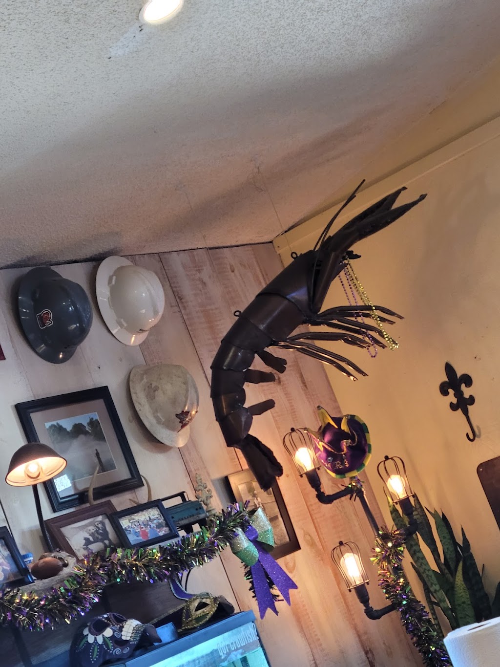 Almost Famous Smokehouse & Grill | restaurant | 258 US-64, Conway, AR 72032, USA | 5014503036 OR +1 501-450-3036