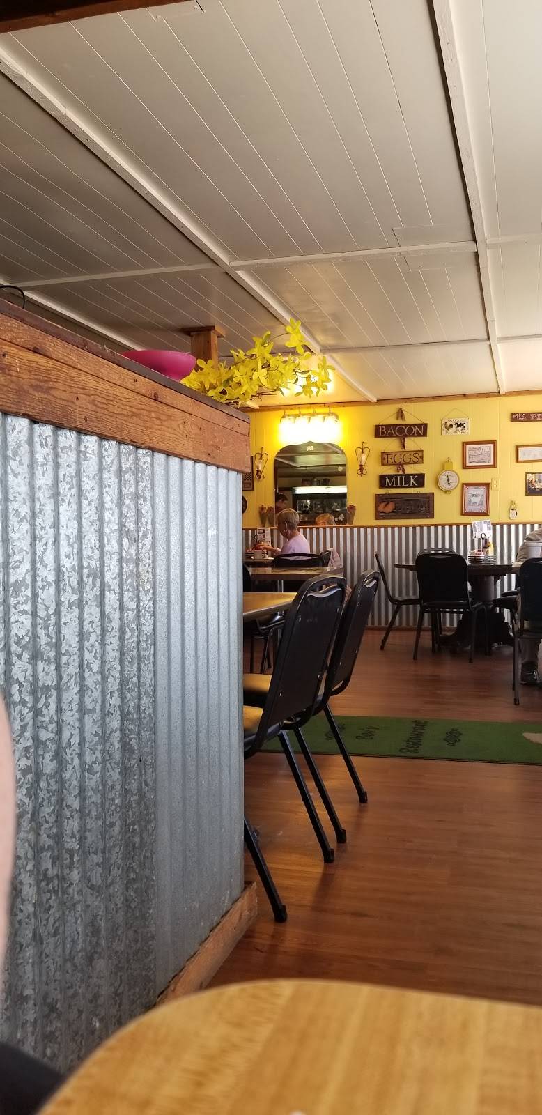 Bevs Restaurant | restaurant | 1303 S 25th St, Terre Haute, IN 47803, USA | 8122325131 OR +1 812-232-5131