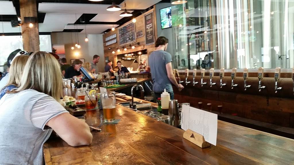 Northwinds Brewhouse & Kitchen | restaurant | 499 First St, Collingwood, ON L9Y 1B9, Canada | 7052936666 OR +1 705-293-6666