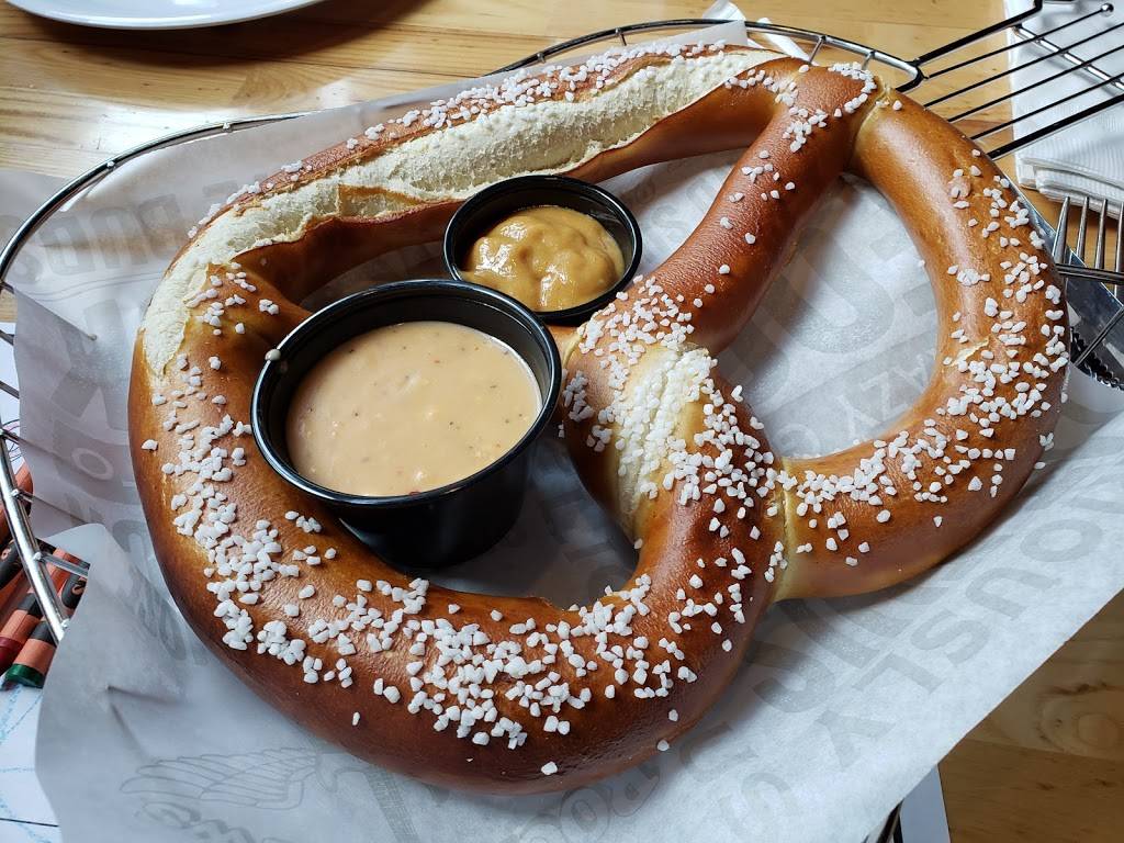 Rock & Brews Rancho Cucamonga | restaurant | 12225 E Foothill Blvd, Rancho Cucamonga, CA 91739, USA | 9099228586 OR +1 909-922-8586