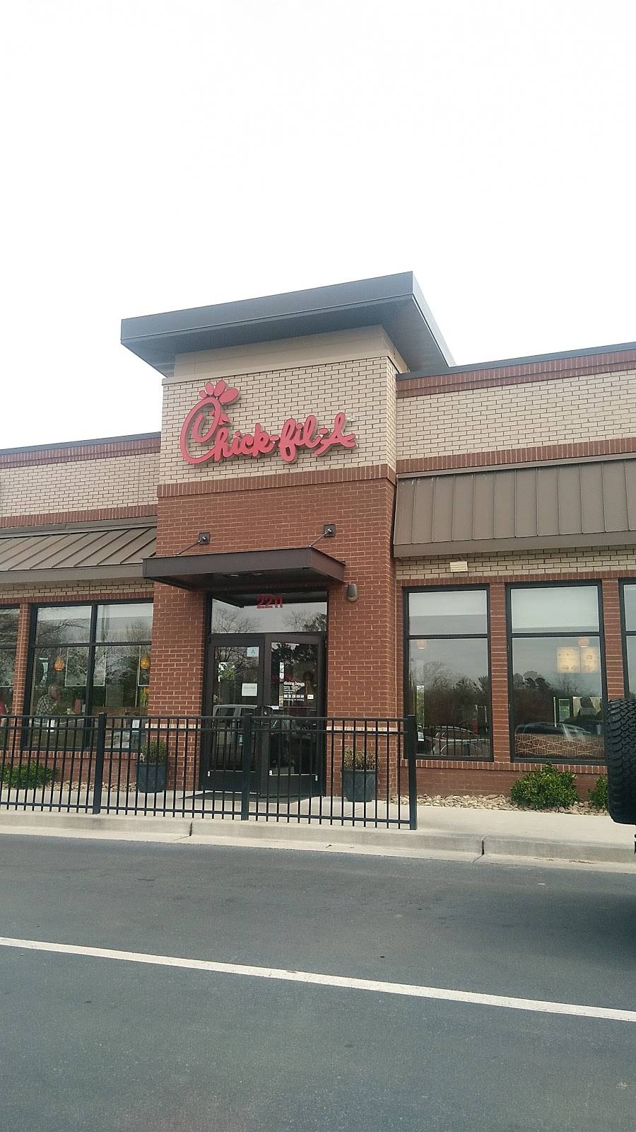 Chick-fil-A | restaurant | 2211 W Dekalb St, Camden, SC 29020, USA | 8034250964 OR +1 803-425-0964