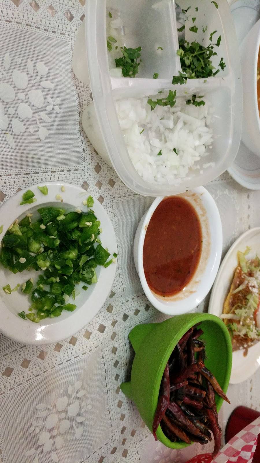 Birrieria El Chalan | restaurant | 4516 S 24th St, Omaha, NE 68107, USA | 4027342488 OR +1 402-734-2488