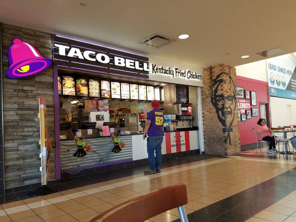 Taco Bell | meal takeaway | 2566 Skokie Valley Rd, Highland Park, IL 60035, USA | 8474331912 OR +1 847-433-1912
