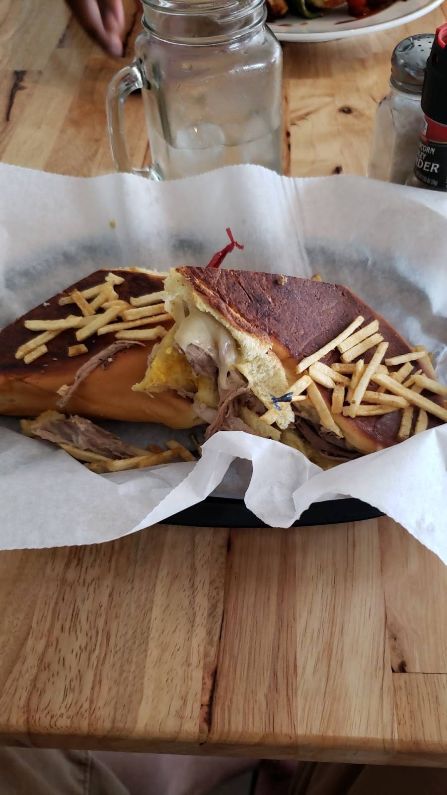 Alexandras Cuban Restaurant | restaurant | 2723 Hollywood Blvd, Hollywood, FL 33020, USA | 9549219990 OR +1 954-921-9990