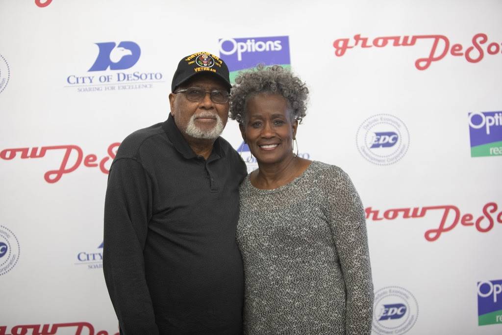 Grow DeSoto Market Place | shopping mall | 324 E Belt Line Rd, DeSoto, TX 75115, USA | 2145461200 OR +1 214-546-1200