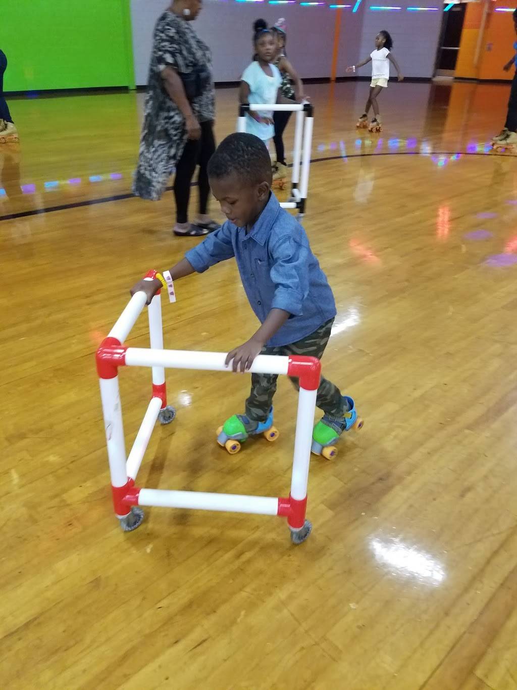 Dr. Martin Luther King, Jr. Roller Skating and Bowling Center | cafe | 1219 W 76th St, Chicago, IL 60620, USA | 3127472602 OR +1 312-747-2602