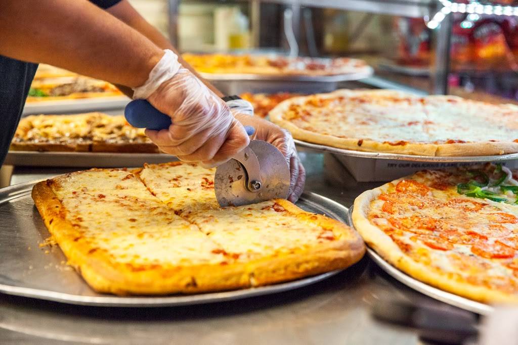 Planet Pizza | restaurant | 71 Newtown Rd, Danbury, CT 06810, USA | 2037437787 OR +1 203-743-7787