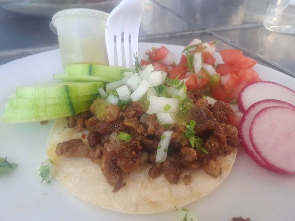 VIP Hot Dogs | restaurant | 883 E Pico Blvd, Los Angeles, CA 90021, USA | 3236299042 OR +1 323-629-9042