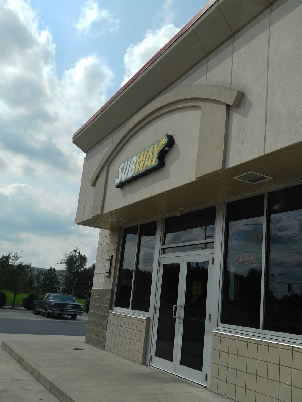 Subway | restaurant | 909 E Kercher Rd, Goshen, IN 46526, USA | 5745338797 OR +1 574-533-8797