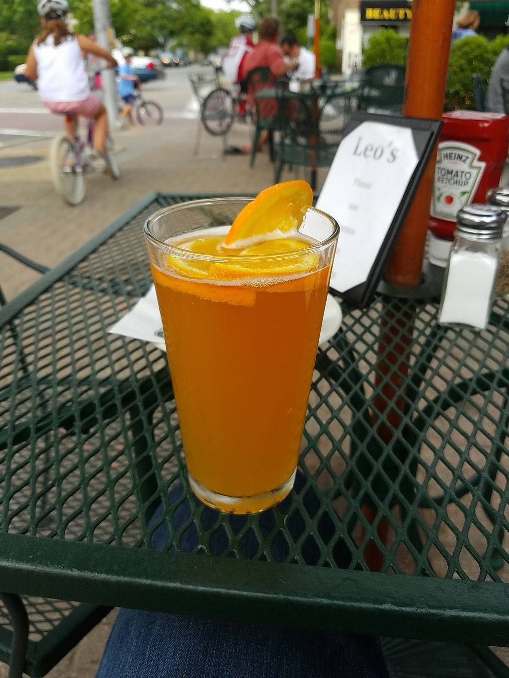 Leos Midway | restaurant | 190 7th St, Garden City, NY 11530, USA | 5167420574 OR +1 516-742-0574