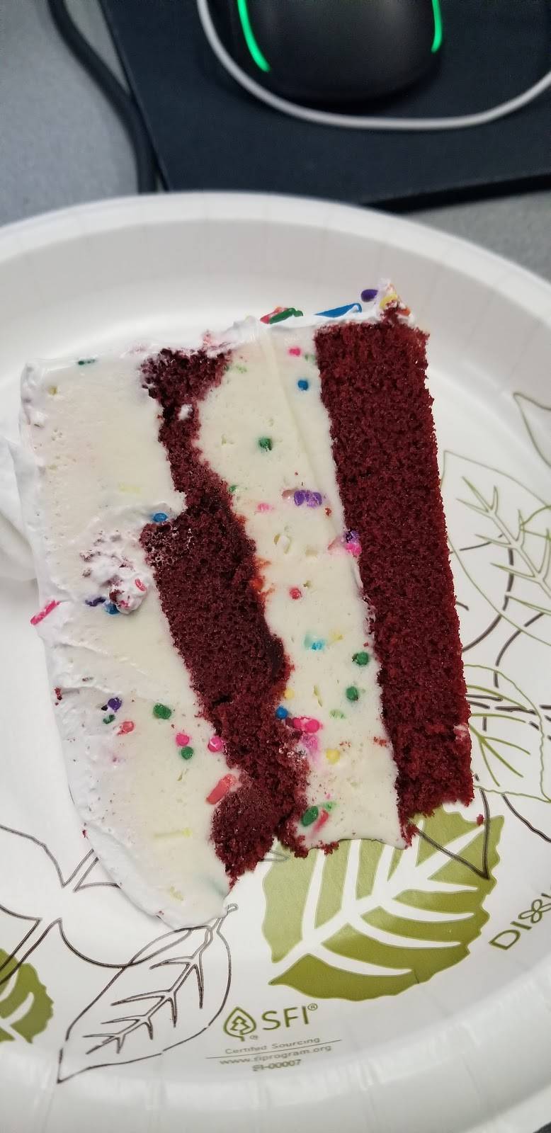 Cold Stone Creamery | bakery | 5500 Abercorn St Ste 20, Savannah, GA 31405, USA | 9126920035 OR +1 912-692-0035