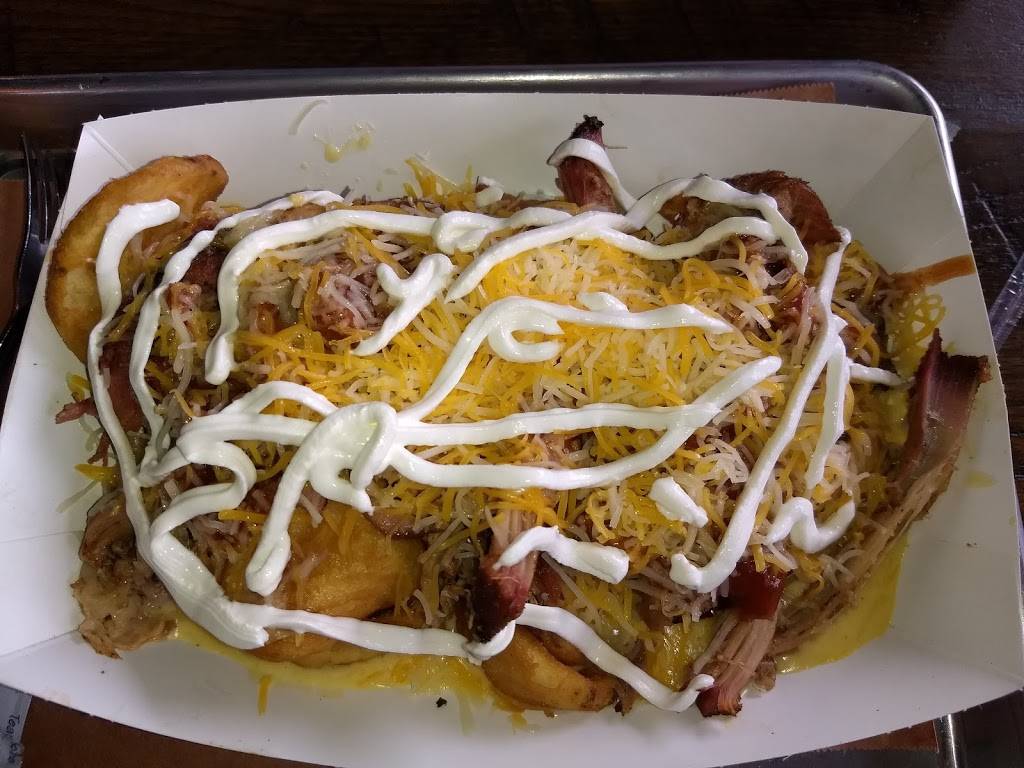 Fire-N-Smoke Wood Fired Kitchen and Frozen Custard | restaurant | 1800 Vaughn Rd, Wood River, IL 62095, USA | 6182518075 OR +1 618-251-8075