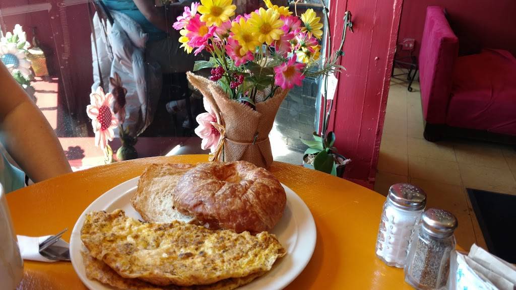 Kristoffers Cafe & Bakery | bakery | 1733 S Halsted St, Chicago, IL 60608, USA | 3128294150 OR +1 312-829-4150